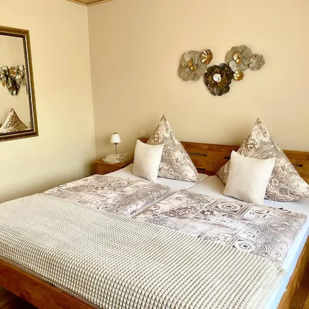 Zwei Gepflegte Gaestezimmer Mit Eigenem Bad 3* Kelberg